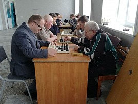 В Омской региональной организации ВОС прошло областное соревнование по шахматам