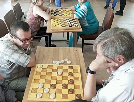 В Адыгейской региональной организации ВОС прошли межрайонные соревнования по шашкам, шахматам и настольному теннису для слепых