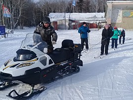 Инвалиды по зрению Хабаровской региональной организации ВОС впервые встали на лыжи в рамках социального проекта «Зимнее дыхание»