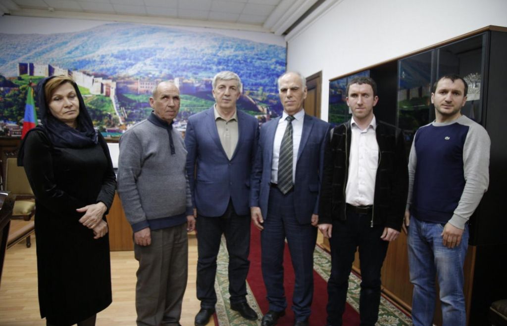 Представители Дагестанской РО ВОС вместе с мэром г. Дербента
