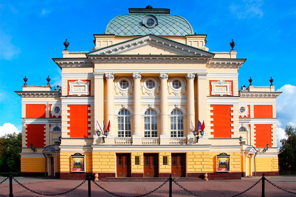 Здание иркутского академического драматического театра имени Н. П. Охлопкова 