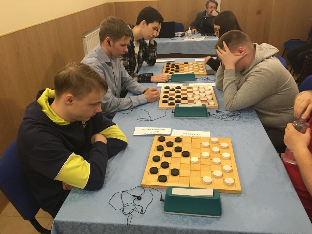 Молодые игроки - инвалиды по зрению участвуют в первенстве России среди юношей и девушек