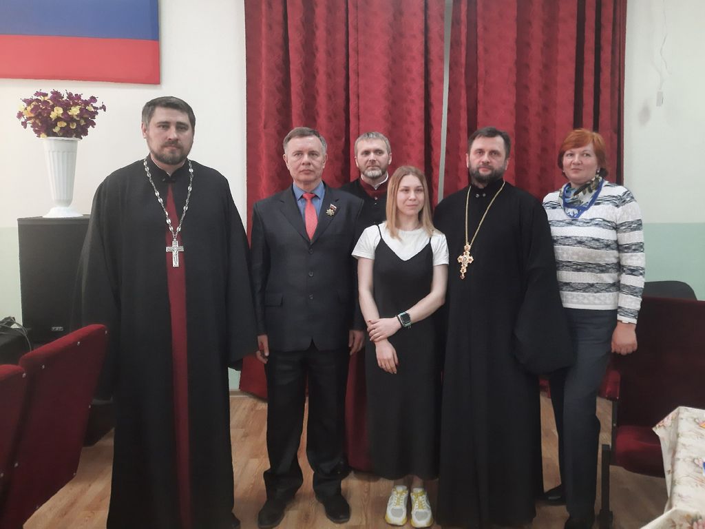 Общее фото участников встречи с представителями РПЦ