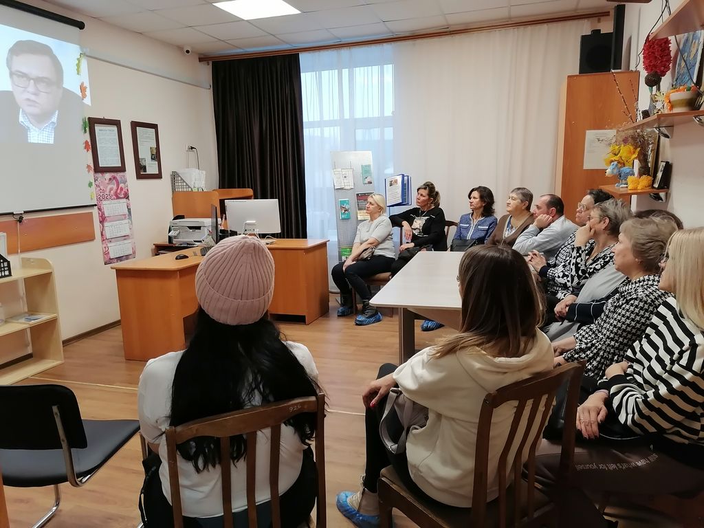 Фильм смотрят в Славгороде