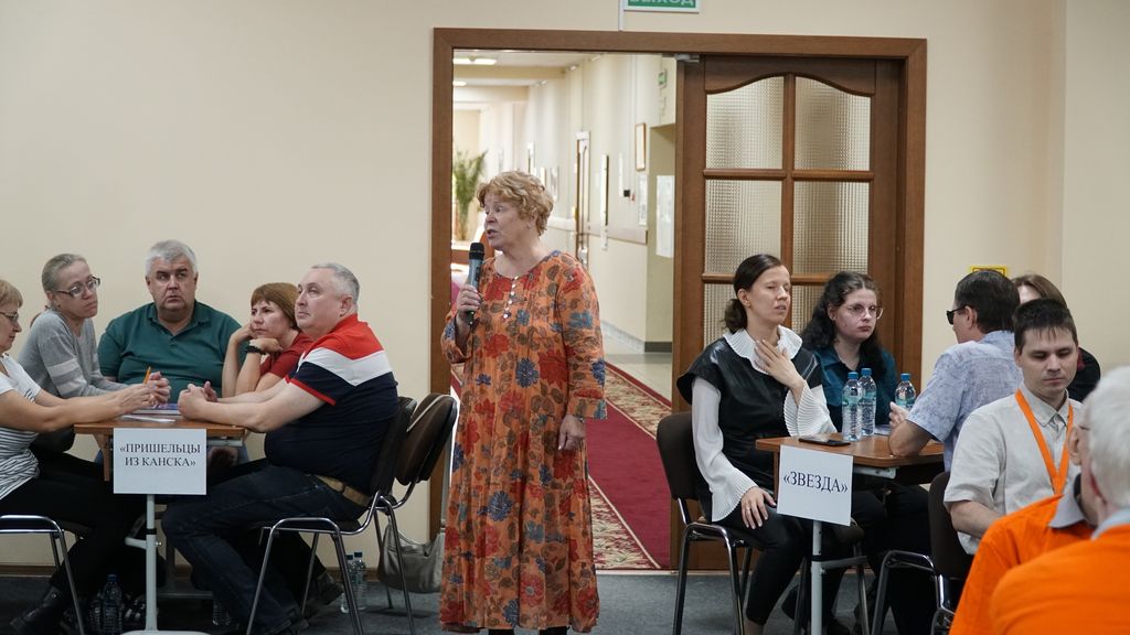 Председатель краевой организации ВОС приветствует участников