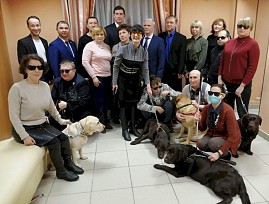 В Татарской региональной организации ВОС состоялся II Республиканский фестиваль среди инвалидов по зрению, владельцев собак-проводников «Шаг за шагом –два сердца рядом»