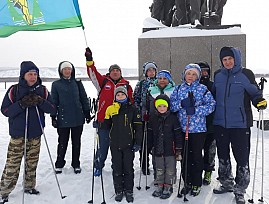 Незрячие спортсмены-лыжники Хабаровской региональной организации ВОС встретили участников лыжного перехода «Лёд и пламя – 2022»