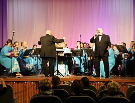 В Доме культуры Брянской региональной организации ВОС состоялся концерт городского оркестра народных инструментов