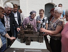 Члены Ярославской региональной организации ВОС приняли участие в церемонии открытия тактильной модели церкви Ильи Пророка