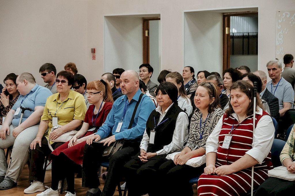 участники в зале