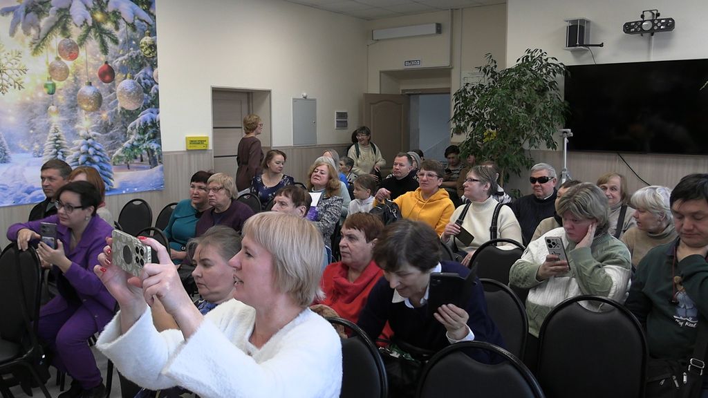 зрители в зале