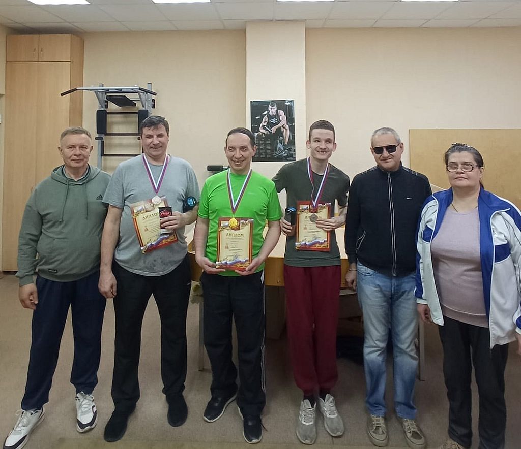 победители и призёры соревнований с дипломами и медалями