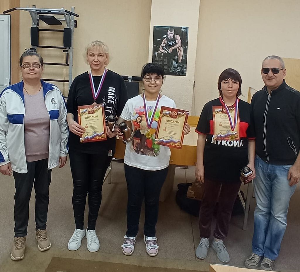 победители и призёры соревнований с дипломами и медалями