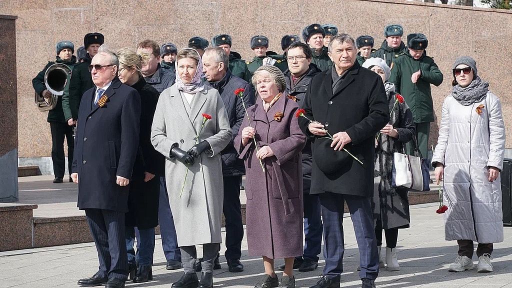 участники возложения 