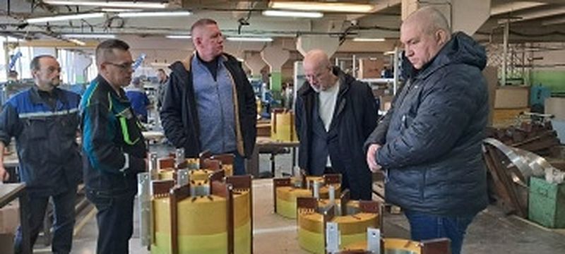 участники встречи на предприятии