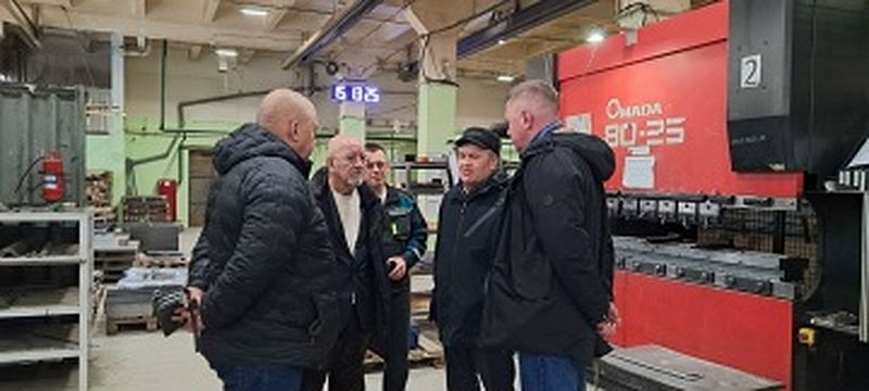 участники встречи на предприятии