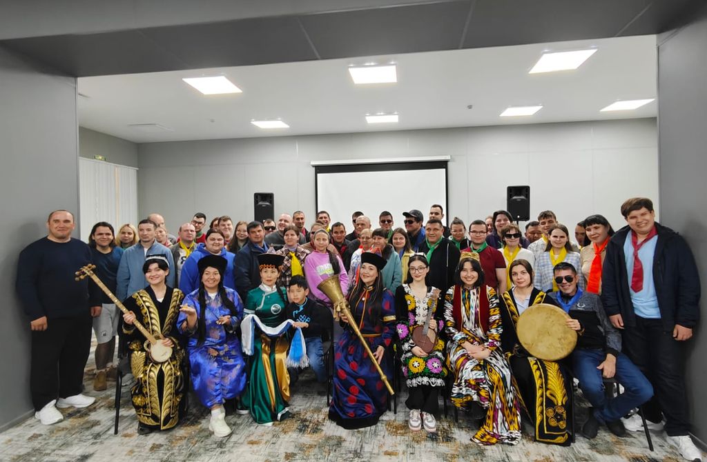 Участники форума и люди в Татарских национальных костюмах