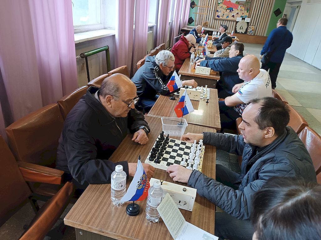 Соревнования по шахматам среди мужчин