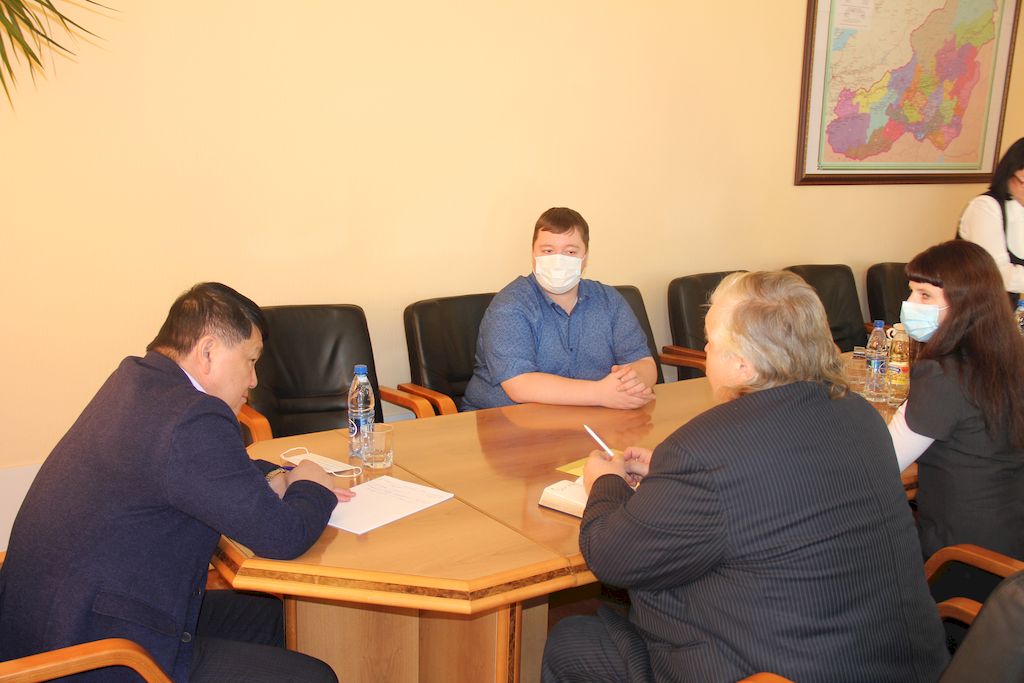 Общение с председателем Законодательного собрания Забайкальского края Ю. М. Коном