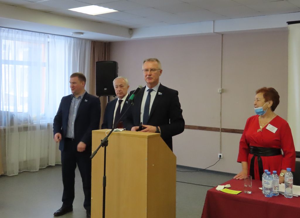 Выступление приглашённых гостей из правительства Свердловской области