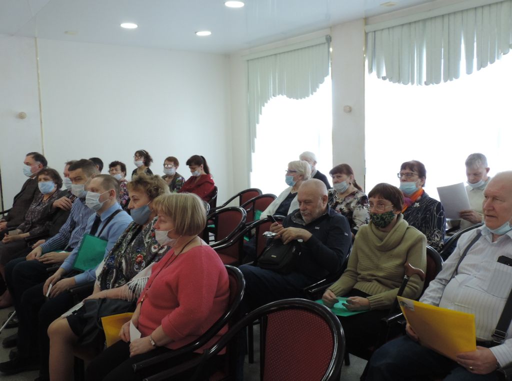 Делегаты Мурманской ОВК слушают отчётный доклад