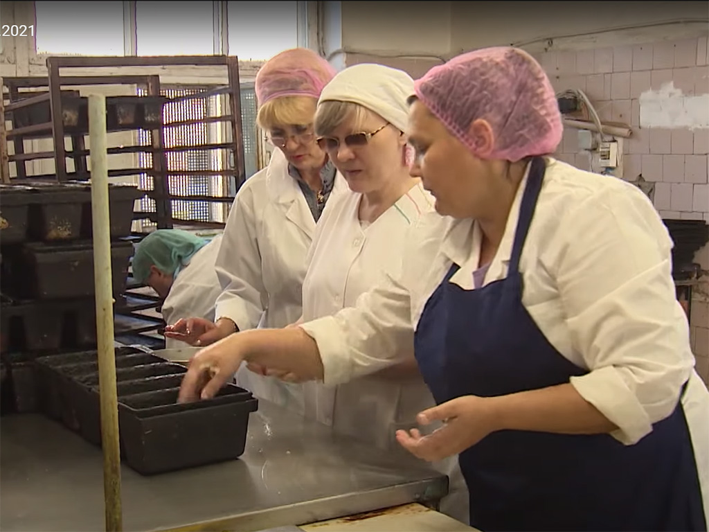 Инвалиды по зрению работают в пекарне предприятия ВОС ООО "ПС Нива"
