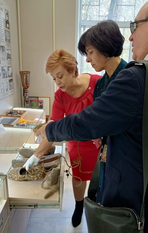 В. В. Сипкин в ходе посещения Музея Волгоградской РО ВОС имени И. Ф. Афанасьева