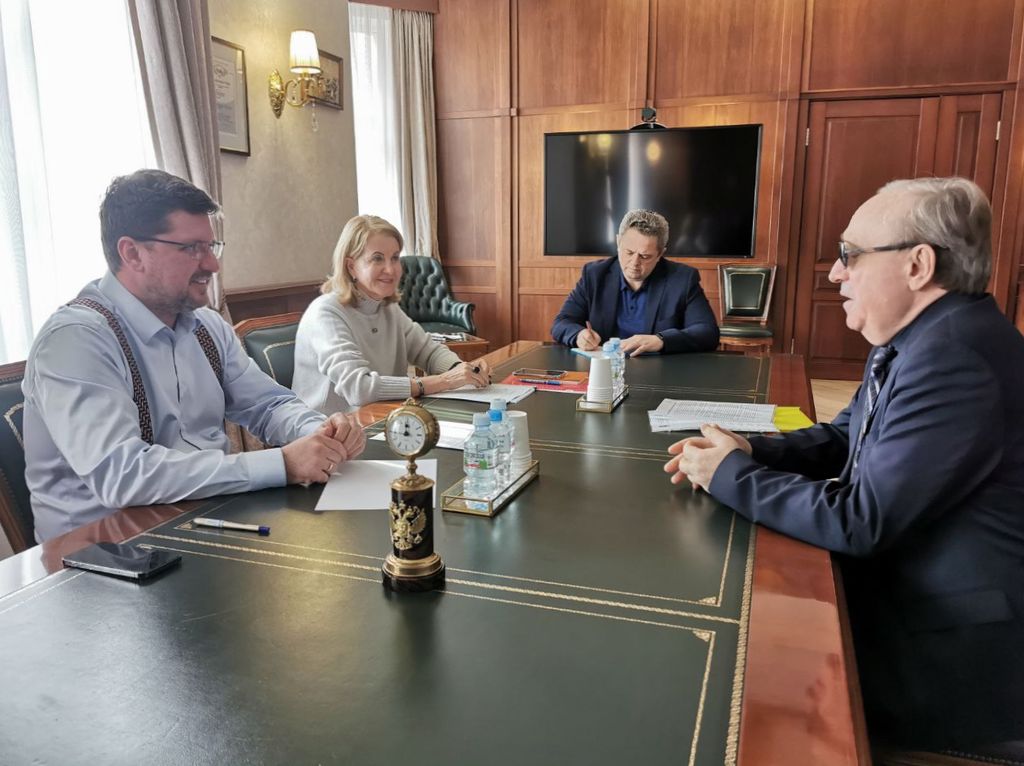 Президент ВОС В. В. Сипкин проводит рабочую встречу с Е. П. Стружаком