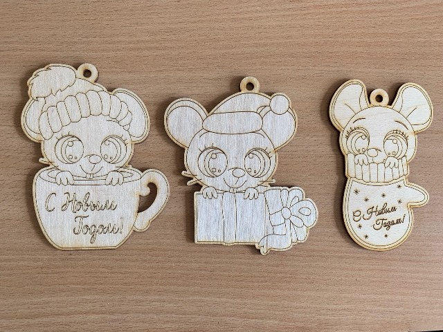 Подвески к Новому году в ассортименте