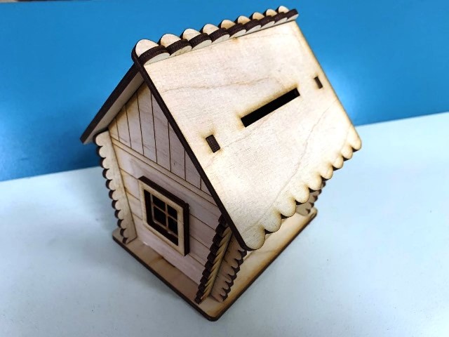 Домик-копилка