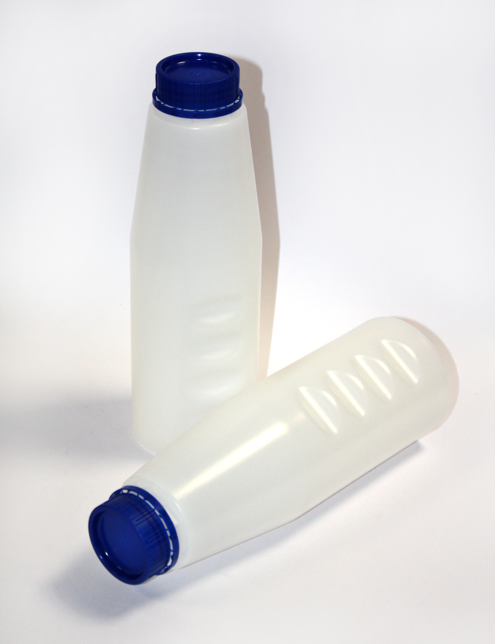 Бутылка с крышкой 1л