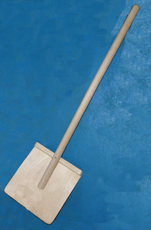 Лопата фанерная детская