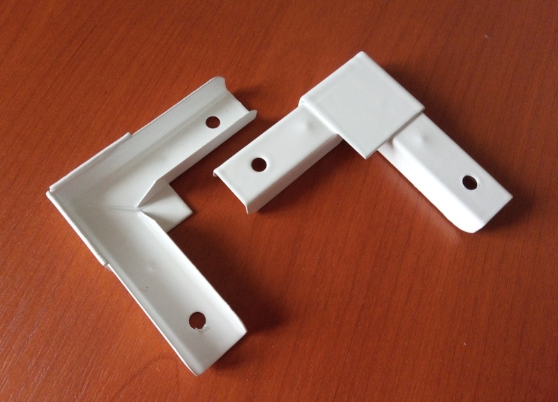 Уголок для москитной сетки