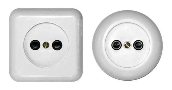 Электророзетка открытой установки одноместная