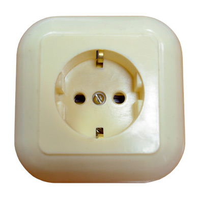 Электророзетка скрытой установки одноместная с заземляющими контактами