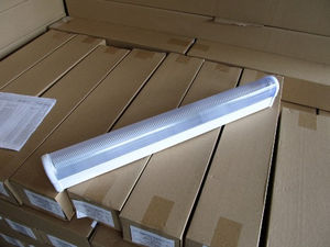 Светильник люминесцентный потолочный для общественных зданий