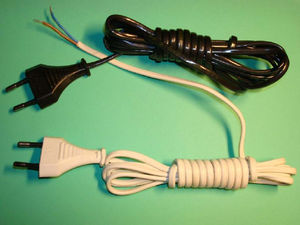 Шнур армированный неразборный двухполюсными вилками 