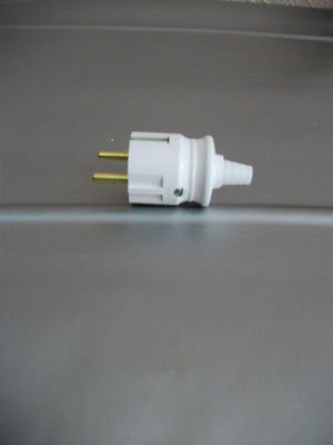 Вилка с боковыми контактами