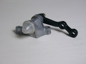 Рычаг маятниковых тяг рулевой трапеции