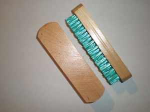 Щетка для одежды 120*38