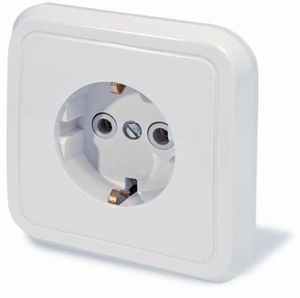 Розетка скрытой установки одноместная,с заземлением, серия Москвичка, цвет белый