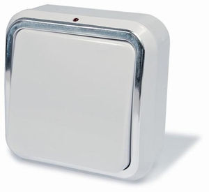 Выключатель одноклавишный открытой установки, с подсветкой и монтажной пластиной, серия Москвичка, цвет белый с рамкой под серебро