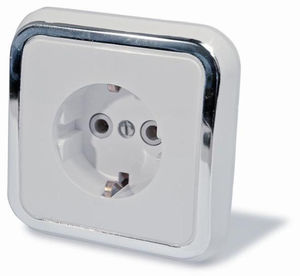 Розетка скрытой установки одноместная,с заземлением, серия Москвичка, цвет белый с рамкой под серебро