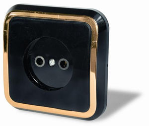 Розетка скрытой установки одноместная, серия Москвичка, цвет черный с рамкой под золото