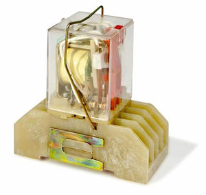 Реле промежуточное РП-21М    РП-21М-002; 020;200 - два переключающих; два размыкающих; два замыкающих контактов