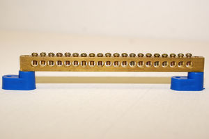 Шина нулевая с двумя изоляторами "Стойка"