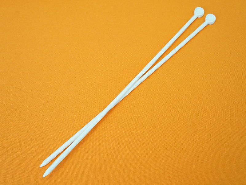Спица вязальная ф 6.0 пластмассовая (2 штуки)