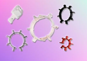 Изделия из пластмассы центраторы для изоляции труб