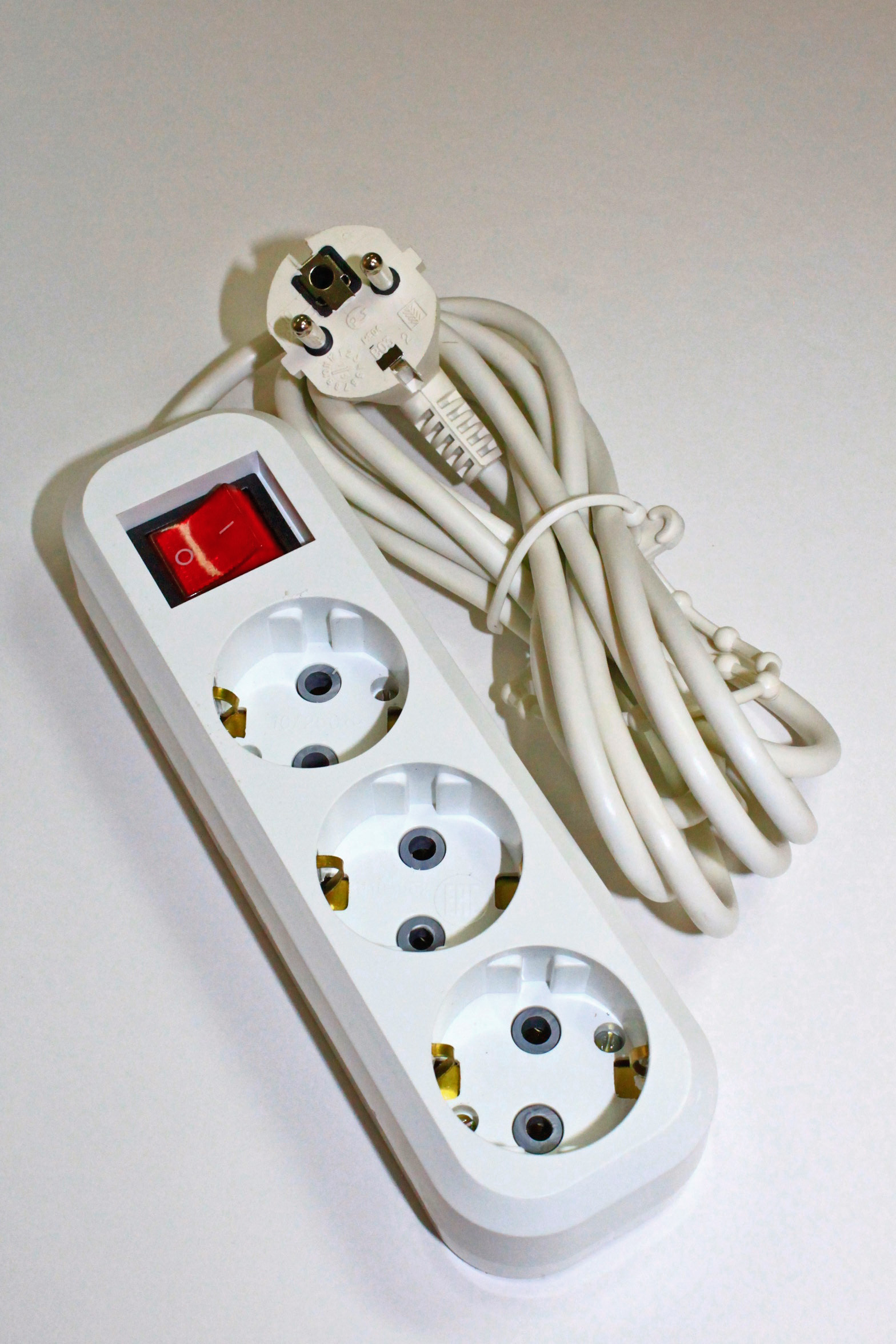 Удлинитель бытовой (3 гнезда)