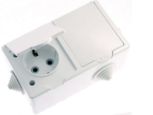 Розетка брызгозащищенная IP44 открытой установки с заземляющим контактом двухместная (16А) РА16-759